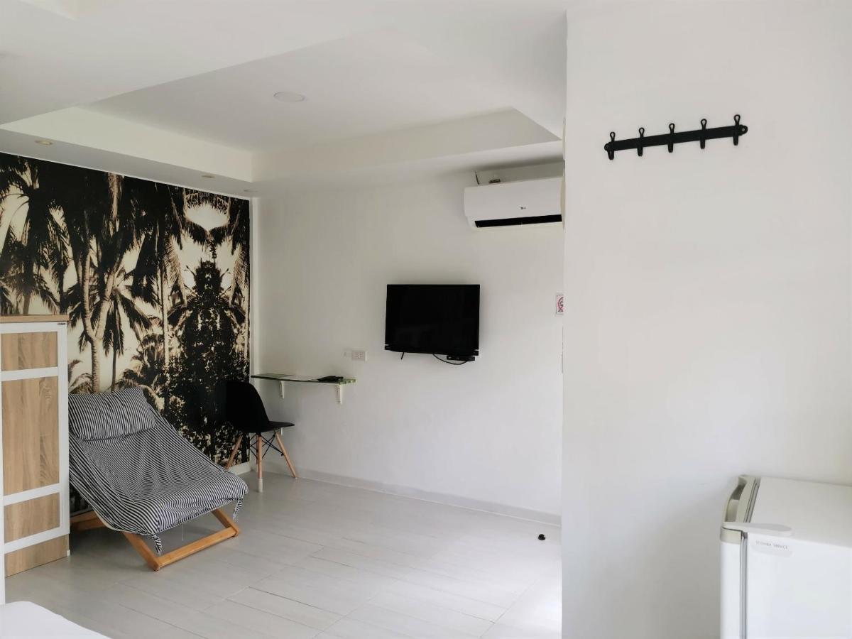 1715 House - White Rhino Hotel Rawai Eksteriør billede