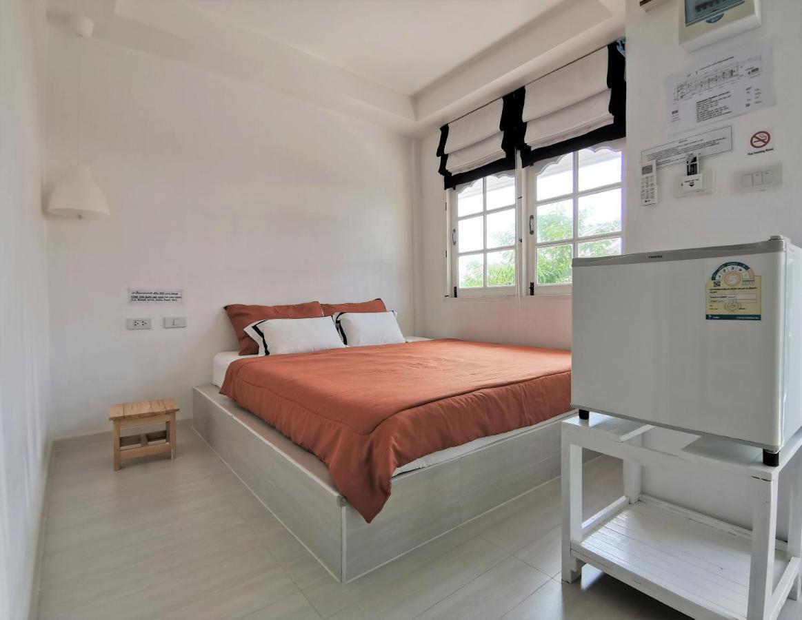 1715 House - White Rhino Hotel Rawai Eksteriør billede
